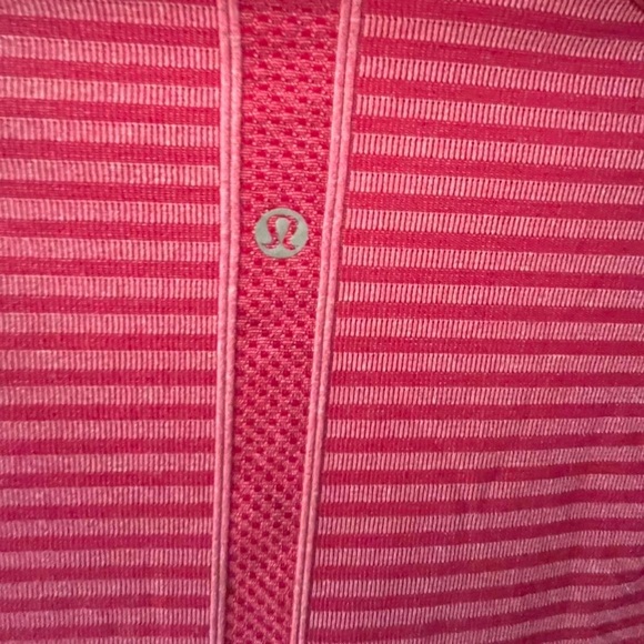 Lululemon Swiftly Tech Long Sleeve Crew in Heathered Berry Rumble size 10 - Picture 7 of 7